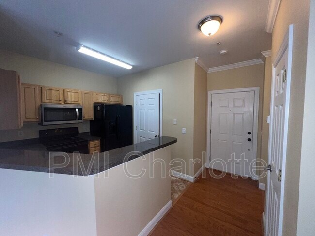 Building Photo - 6710 Mallard Park Dr