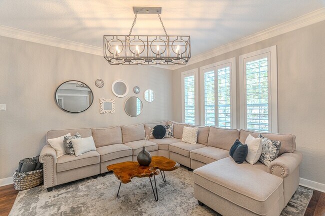 Foto del edificio - 2 Graylin Woods Pl