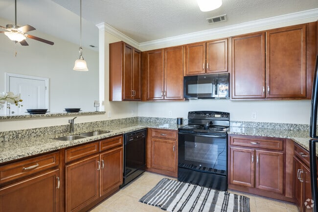 Kitchen - Groves at Berry Creek