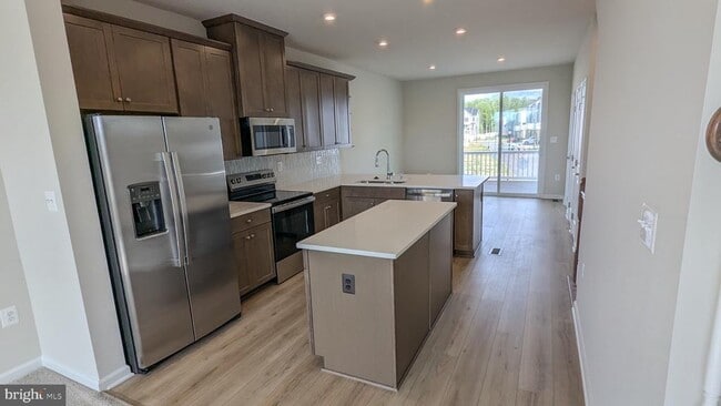 Foto del edificio - 9376 Tanfield Dr