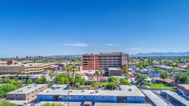 Building Photo - Three Bedroom, Two Bath Apartment Home