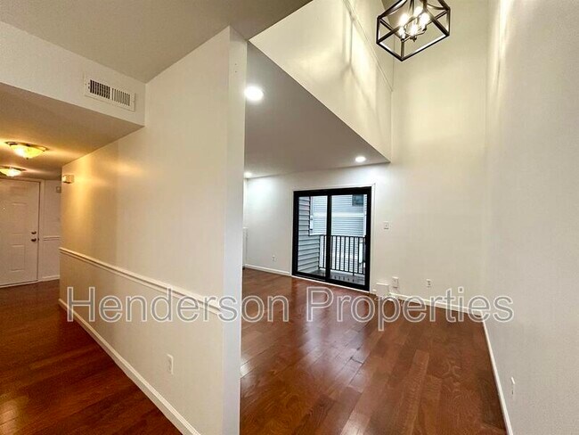 Foto del edificio - 1625 Merry Oaks Rd