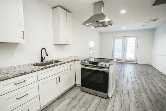 Foto del edificio - 1007 E 32nd Ave