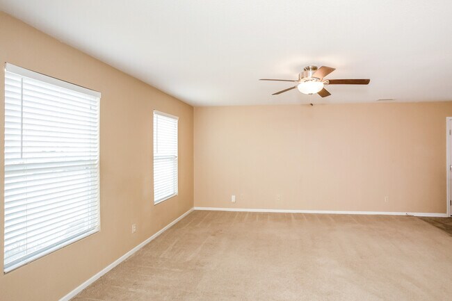 Building Photo - 2333 Bristol Dr