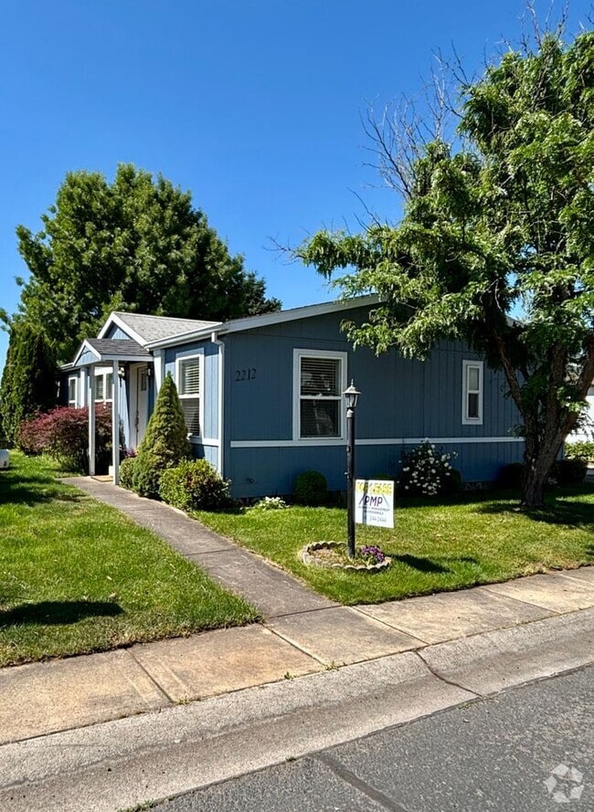 Building Photo - 2212 Lara Ln