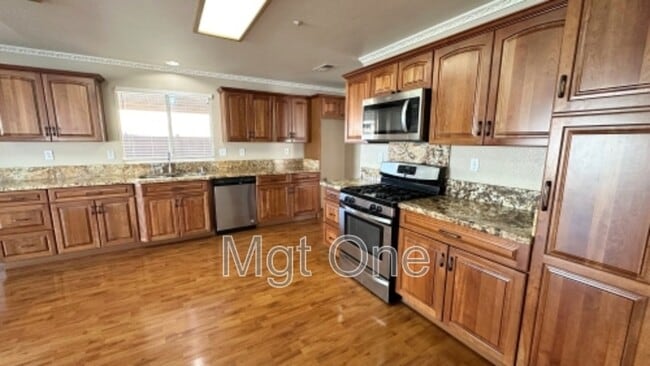 Building Photo - 7671 St Andrews Dr