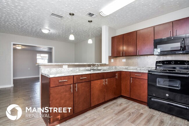 Building Photo - 5204 S 80th St