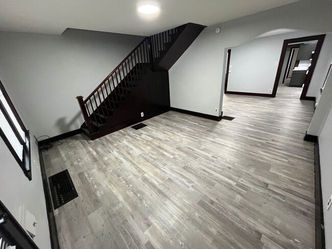 Building Photo - Newly Remodeled 3 Bedroom House!