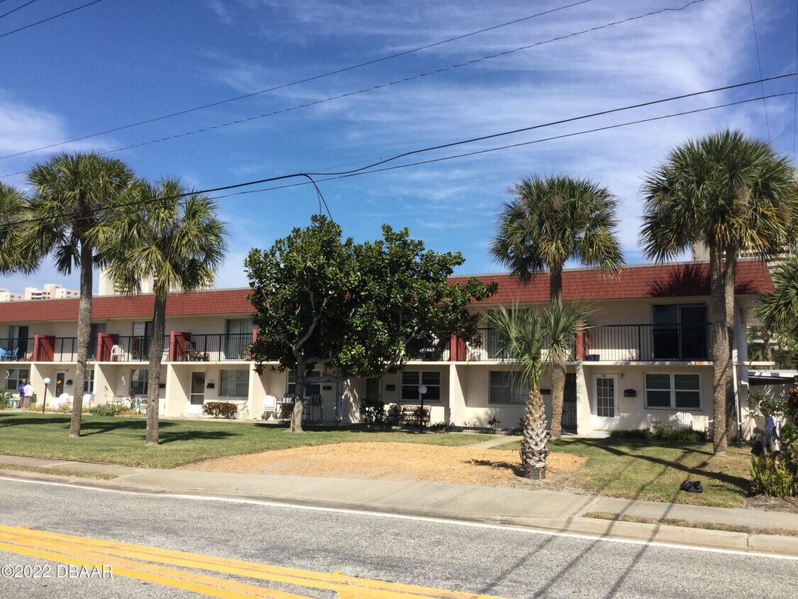 3433 S Peninsula Dr Unit 10, Daytona Beach, FL 32118 Condo for Rent