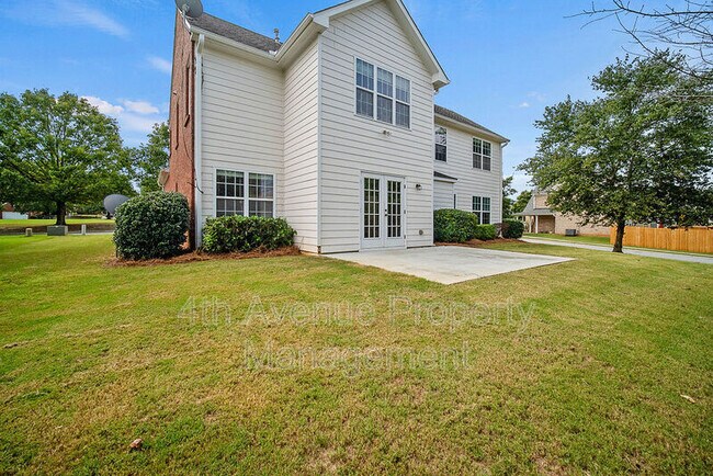Foto del edificio - 6033 Riverwood Dr