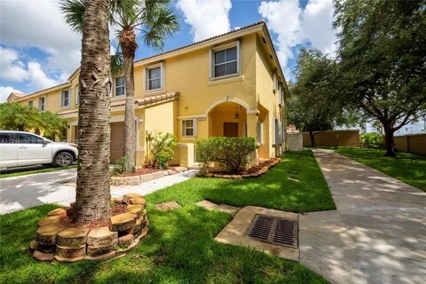Foto principal - 16801 SW 1st St