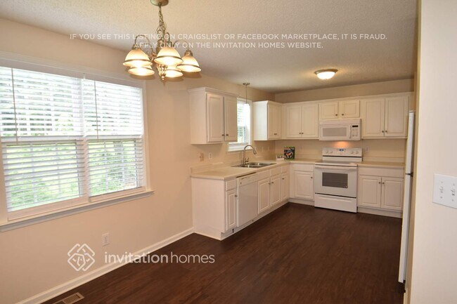 Foto del edificio - 124 Rock Fish Ln