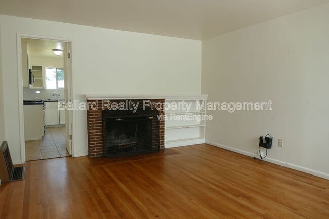 Building Photo - 6527 25th Ave NW