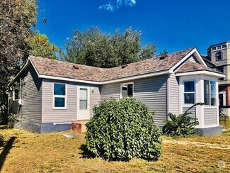 Building Photo - 114 4th Ave NW