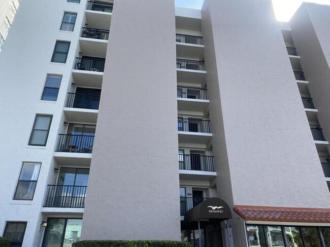 Foto del edificio - 275 1st St S