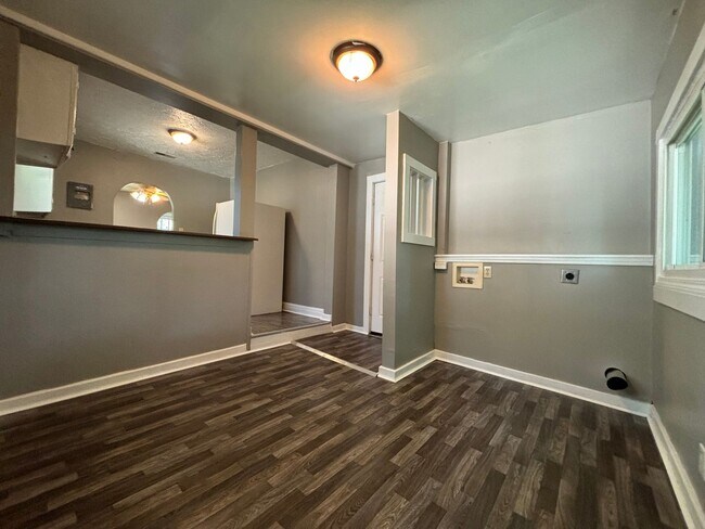 Building Photo - Rent This 2 Bedroom House with Charm!!