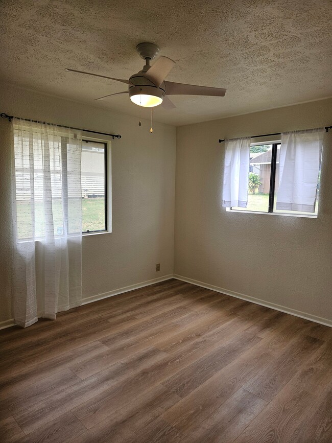Building Photo - 133 Hanalani St