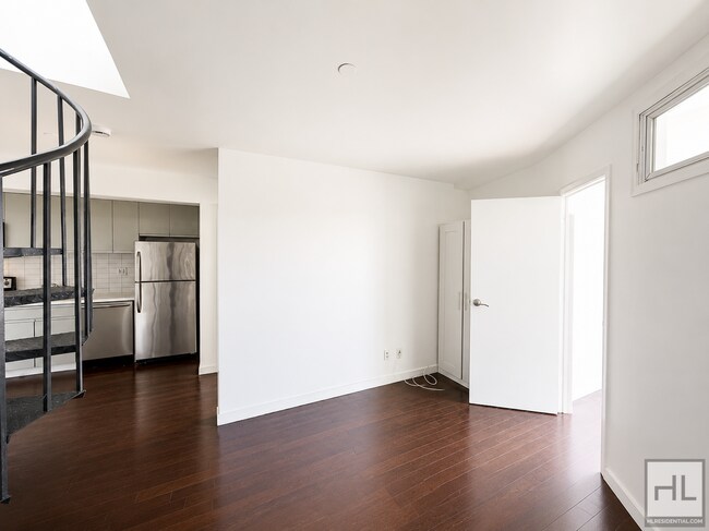 Foto del edificio - Bushwick 2-Bed 1-Bath / Outdoor Space