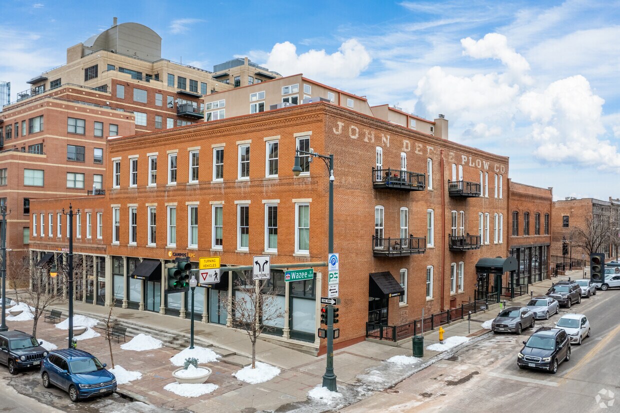 Esquina noreste - John Deere Loft Building