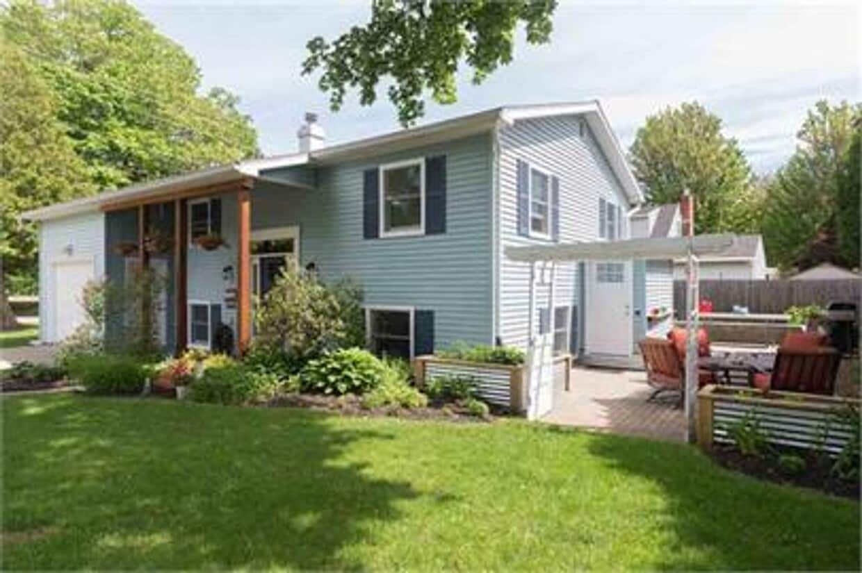 Primary Photo - 3 Bedroom Single Family Home New North End