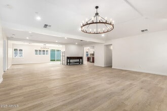 Building Photo - 1606 W Keim Dr