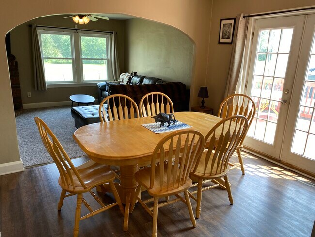 Foto del edificio - 2617 Maple Ave NE