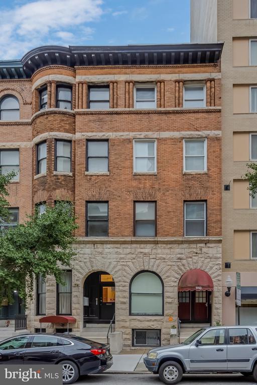 Foto del edificio - 1113 N Calvert St