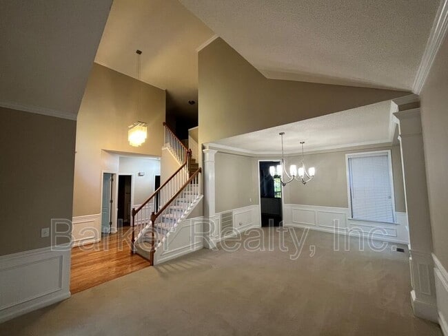 Building Photo - 2312 Colony Woods Dr