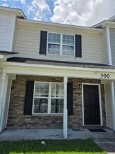 Building Photo - 300 Caldwell Loop