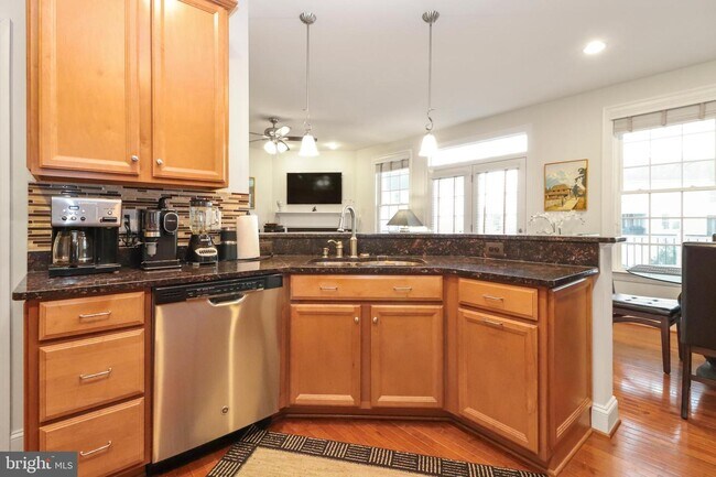 Building Photo - 42365 Pine Forest Dr