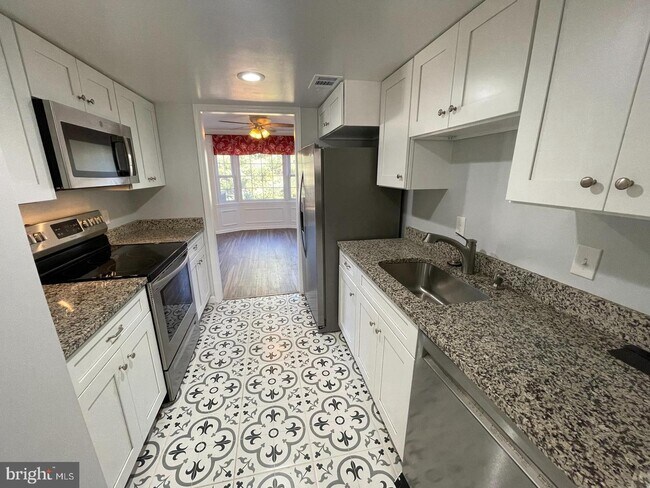 Building Photo - 12124 Stallion Ct