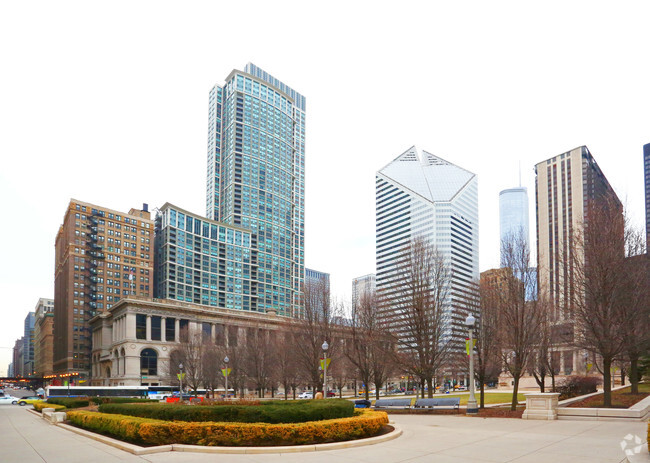 Building Photo - The Heritage Shops At Millennium Park