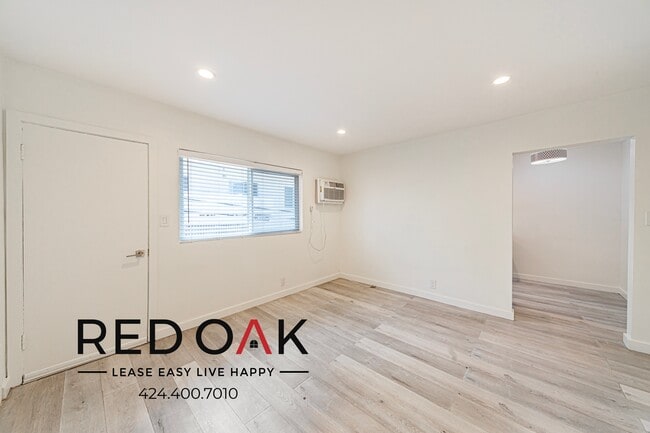 Building Photo - 514 S Mariposa Ave