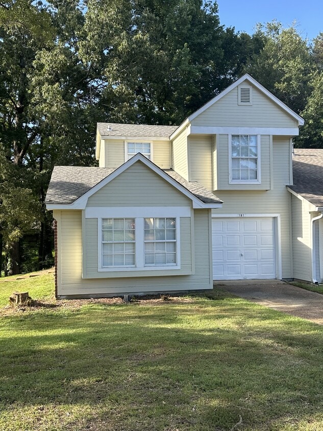 Primary Photo - 101 Glen Hollow Dr