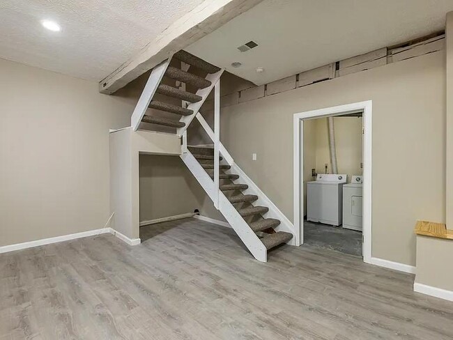 Foto del edificio - 89 W 9th Ave