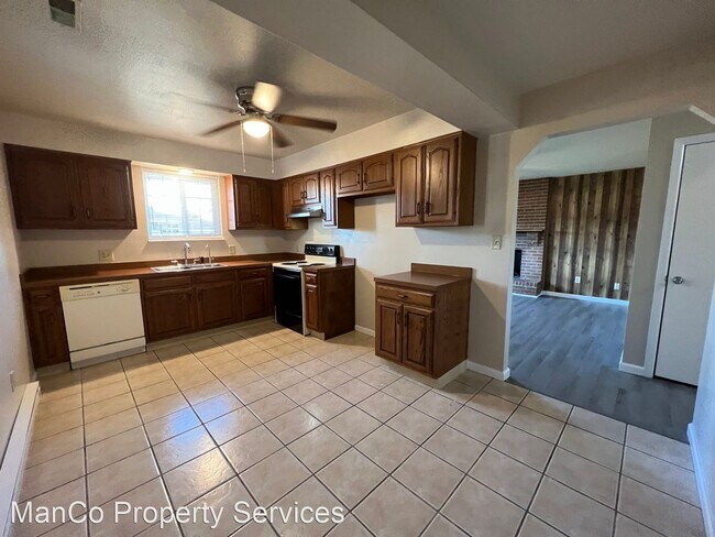 Foto del edificio - 3 br, 1 bath House - 2735 Oneida Ave.