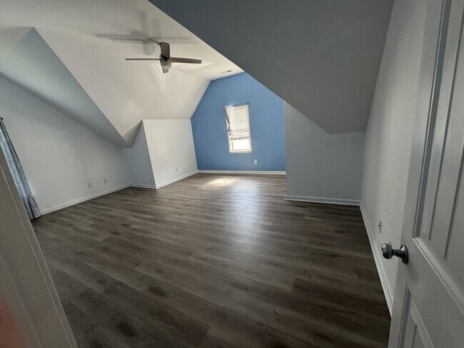 Building Photo - 3098 glencorra dr