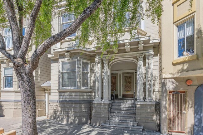 Building Photo - 1712 Steiner Street