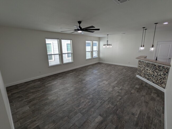 Foto del edificio - 10940 Kinston St