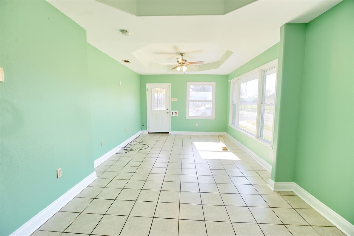 Foto principal - 9037 Edinburgh St