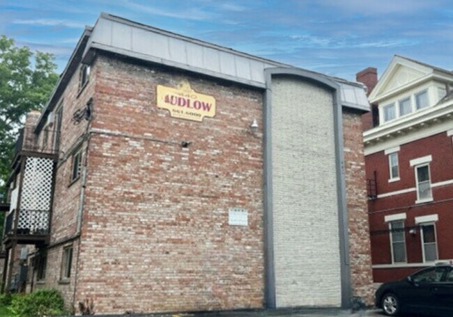 Foto del edificio - 440 Ludlow Ave