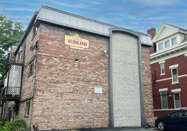 Building Photo - 440 Ludlow Ave