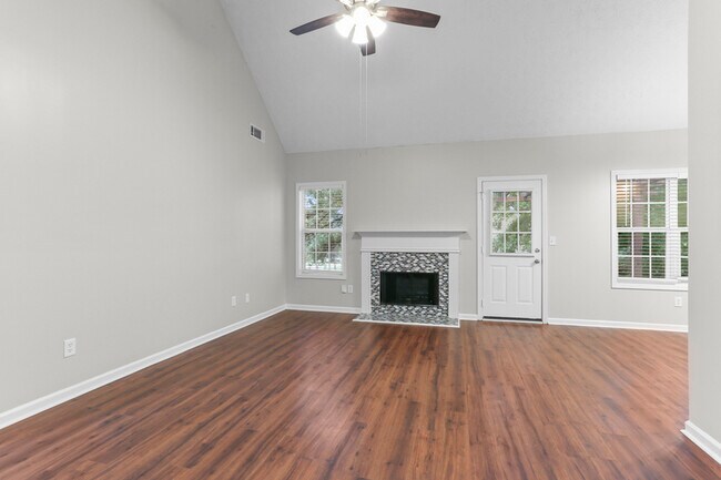 Foto del edificio - 446 Camella Cir