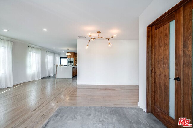 Building Photo - 6116 W 85th Pl