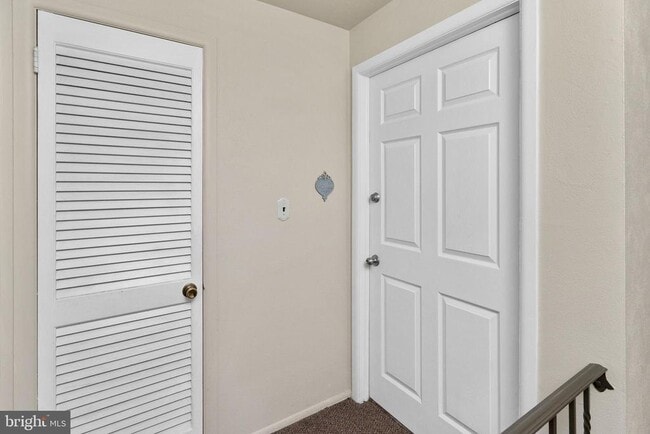 Building Photo - 295 Lander Dr