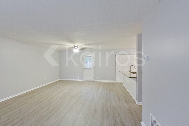 Foto del edificio - 8959 Ashwood Dr