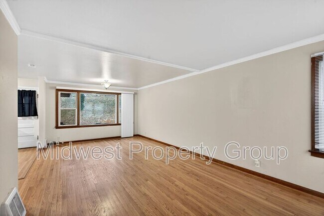 Building Photo - 1015 Avant Dr