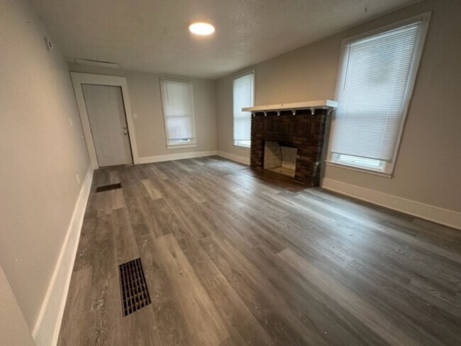Building Photo - 1513 Whitewater Ave