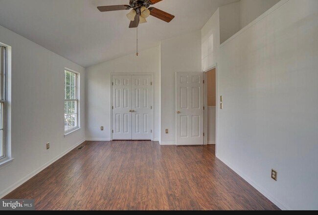 Foto del edificio - 16965 Monmouth Ct
