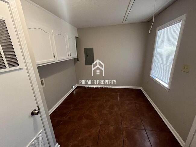 Building Photo - 5331 Haleville Rd